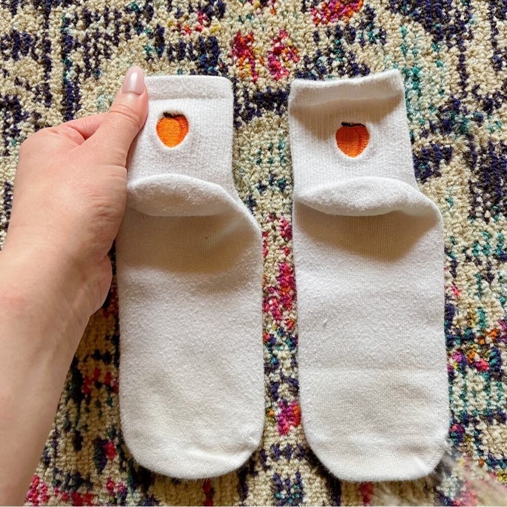Forever 21 Embroidered Peach Socks – One Size 🍑